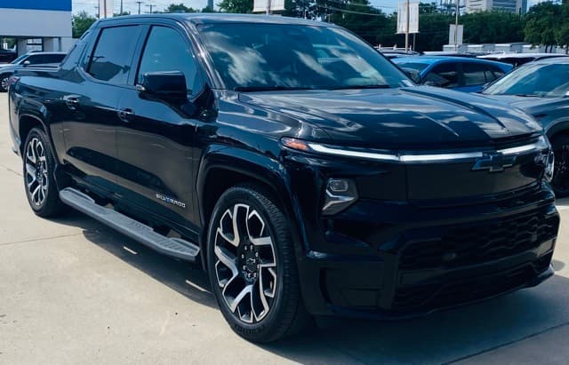 2024 Chevrolet Silverado EV RST